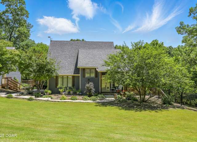 Property at 3310 Tana St, Joplin, MO 64804, 4 beds, 3.5 baths