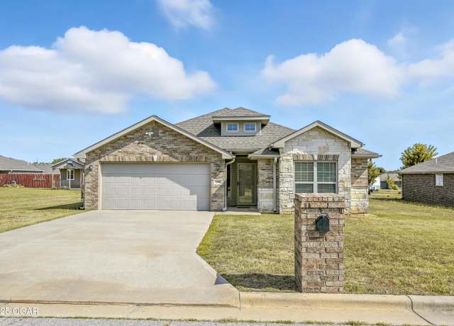 Property at 739 Sheridan St, Carthage, MO 64836, 3 beds, 2 baths