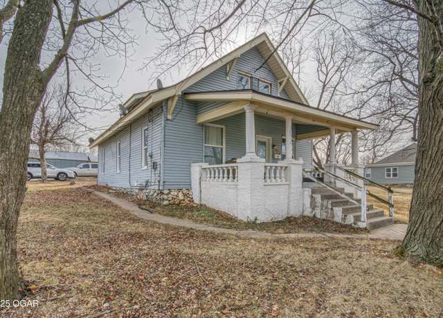 Property at 1034 S River Street St, Carthage, MO 64836, 4 beds, 2 baths