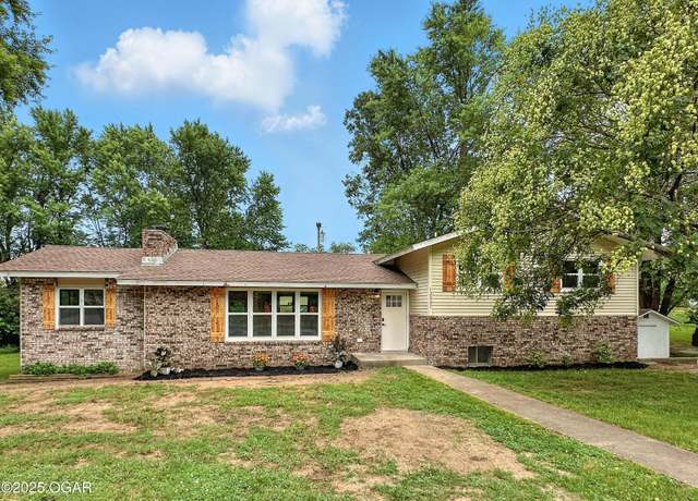 Property at 12807 Larissa Ln, Neosho, MO 64850, 4 beds, 3 baths