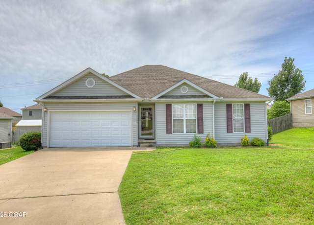 Property at 4406 W 28th St, Joplin, MO 64804, 3 beds, 2 baths