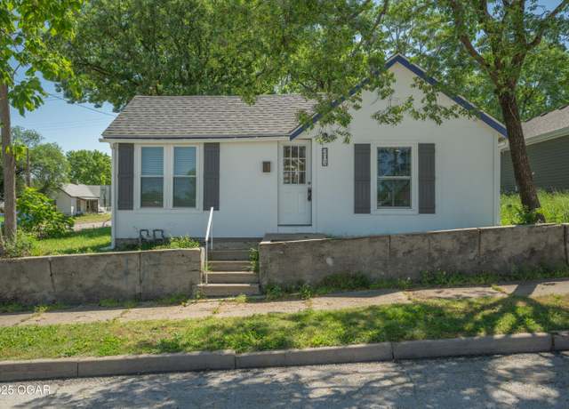 Property at 201 S Tom St, Webb City, MO 64870, 2 beds, 1 bath