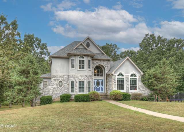 Property at 2102 Abby Ln, Joplin, MO 64804, 4 beds, 3.5 baths