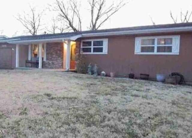 Property at 2908 S Park Ave, Joplin, MO 64804, 4 beds, 2 baths