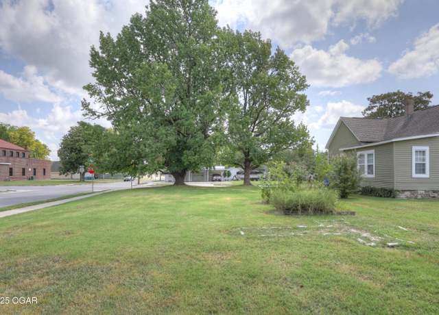 Property at 1902 S Wall Ave, Joplin, MO 64804