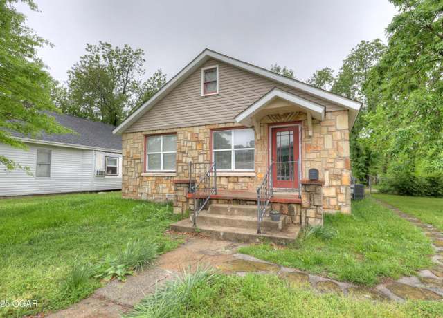 Property at 602 S Highland Ave, Joplin, MO 64801, 3 beds, 1.5 baths