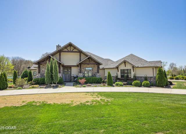 Property at 1624 Liam St, Carthage, MO 64836, 4 beds, 4 baths
