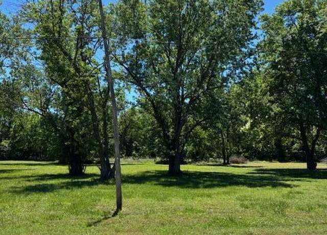 Property at 215 S Wyandotte Ave, Baxter Springs, KS 66713