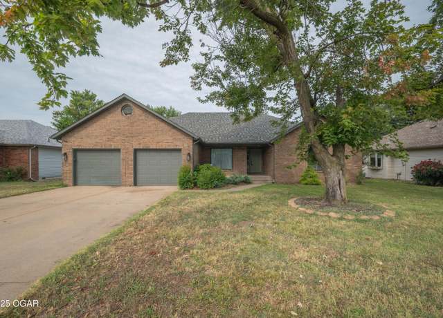 Property at 3510 Poplar Dr, Joplin, MO 64804, 4 beds, 3 baths