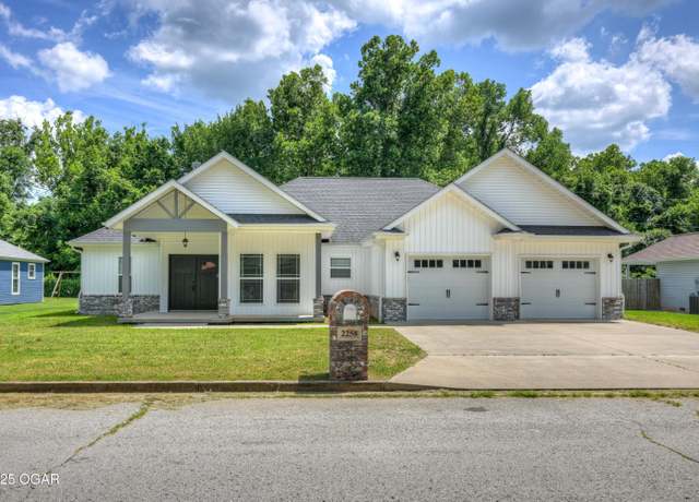 Property at 2258 S Greystone Sq, Webb City, MO 64870, 3 beds, 2 baths