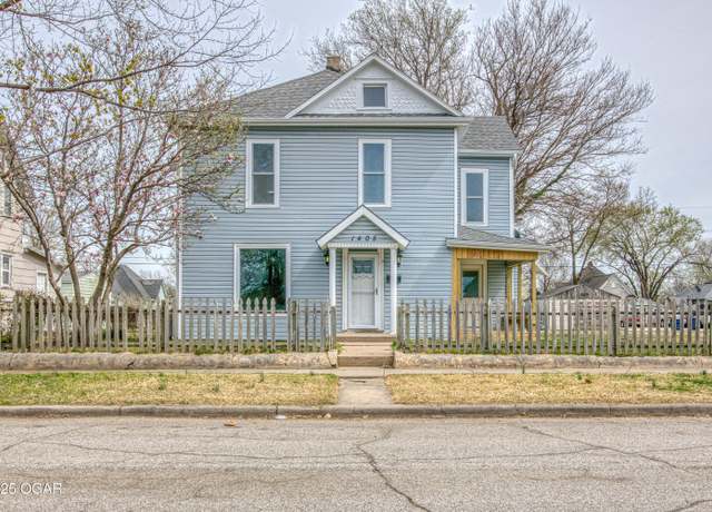 Property at 1405 S Sergeant Avenue Ave, Joplin, MO 64804, 4 beds, 1.5 baths