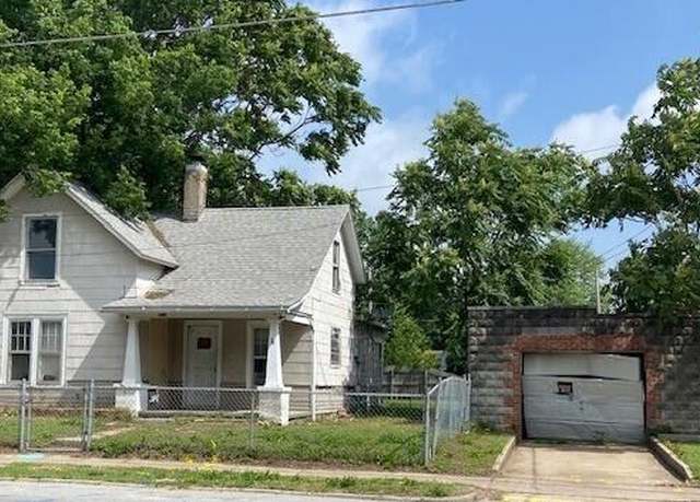 Property at 911 W 2nd St, Joplin, MO 64801, 2 beds, 1.5 baths