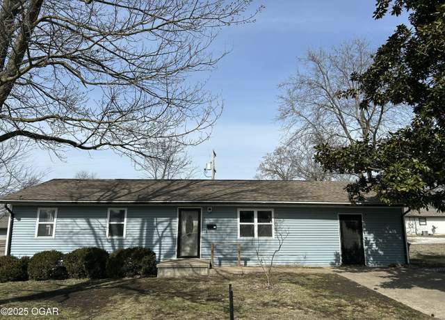 Property at 1209 Valley St, Joplin, MO 64801, 4 beds, 1.5 baths