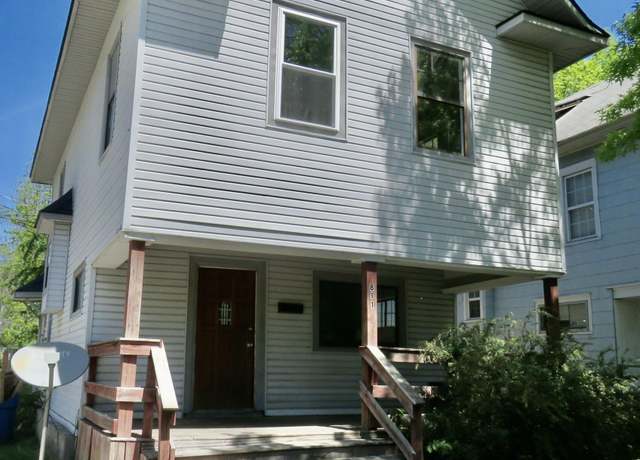 Property at 811 W 6th St, Joplin, MO 64801, 4 beds, 1 bath