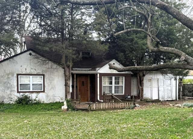Property at 1008 Frisco, Monett, MO 65708, 3 beds, 2 baths