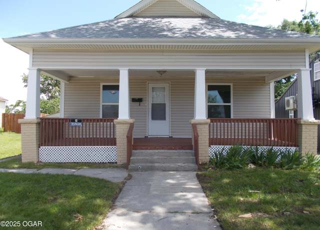 Property at 2215 S Empire Ave, Joplin, MO 64804, 4 beds, 2.5 baths