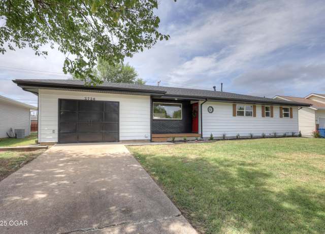 Property at 2726 S Minnesota Ave, Joplin, MO 64804, 4 beds, 2 baths