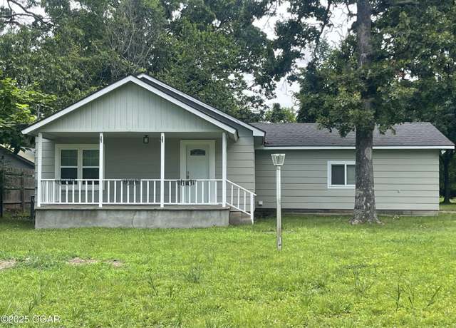 Property at 1701 S Kenser Rd, Joplin, MO 64801, 3 beds, 2 baths