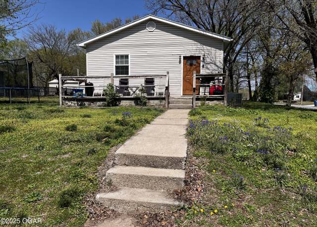 Property at 532 S Ozark Ave, Joplin, MO 64801, 3 beds, 2 baths