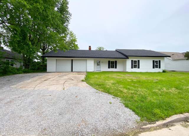 Property at 821 S Roosevelt Ave, Joplin, MO 64801, 3 beds, 2 baths
