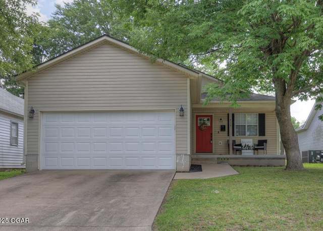 Property at 715 Wilson St, Webb City, MO 64870, 3 beds, 2 baths