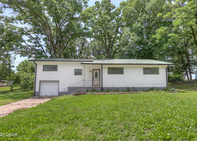 Property at 4505 Circle Dr, Joplin, MO 64804, 3 beds, 2 baths