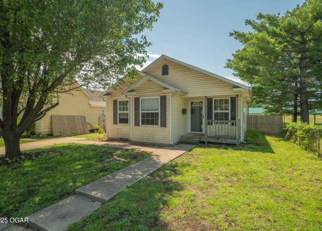 Property at 534 S Hall St, Webb City, MO 64870, 3 beds, 2 baths