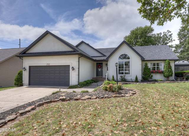 Property at 2712 N Park Ave, Joplin, MO 64801, 3 beds, 2 baths