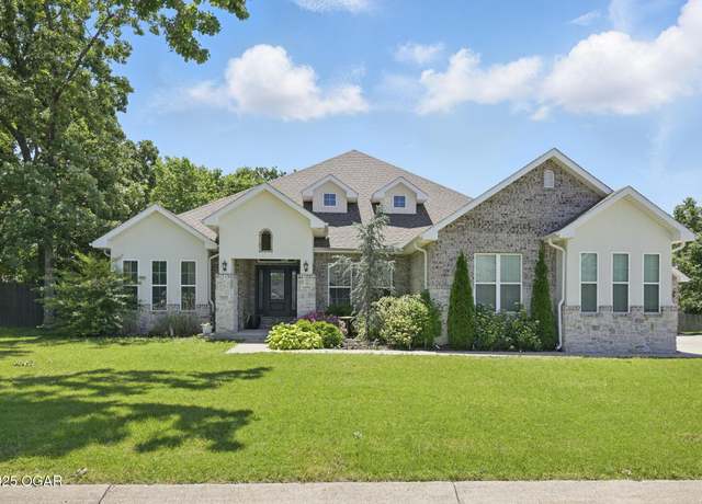 Property at 104 Van Dusen Dr, Carl Junction, MO 64834, 4 beds, 3 baths