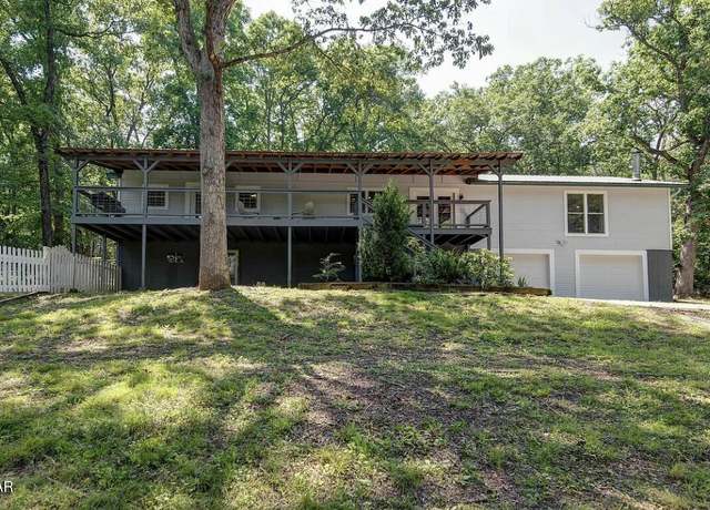 Property at 9641 State Highway 39, Aurora, MO 65605, 4 beds, 4 baths