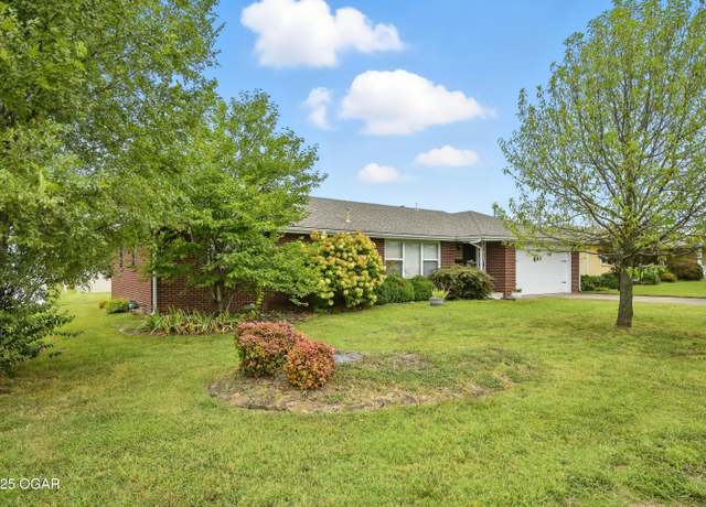 Property at 2214 S Brownell Ave, Joplin, MO 64804, 3 beds, 2.5 baths