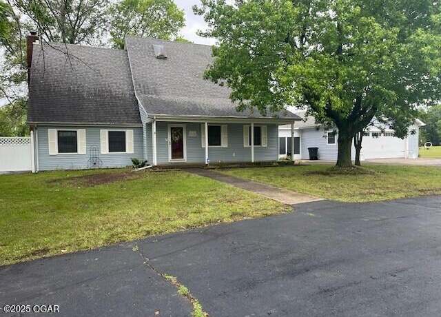 Property at 9825 County Rd 215, Webb City, MO 64870, 3 beds, 2.5 baths