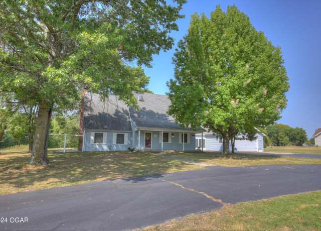 Property at 9825 County Rd 215, Webb City, MO 64870, 3 beds, 2.5 baths