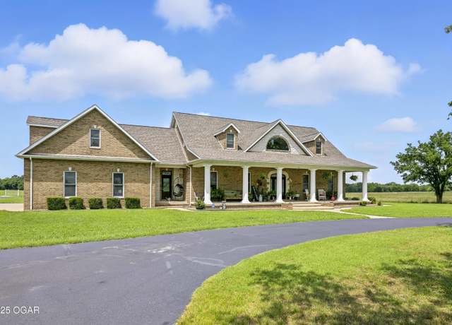 Property at 4570 N Black Cat Rd, Joplin, MO 64801, 4 beds, 4.5 baths