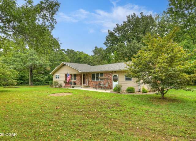 Property at 12252 Oak Rd, Neosho, MO 64850, 3 beds, 2 baths