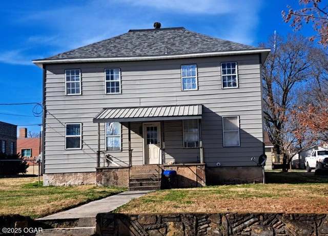 Property at 300 N Wood St, Neosho, MO 64850, 5 baths