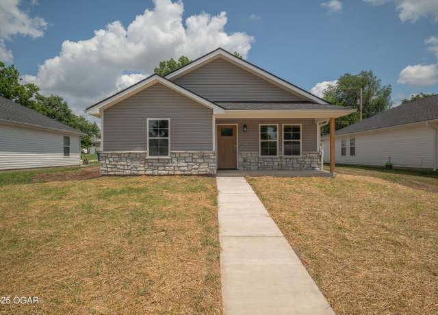 Property at 1817 Ohio Ave, Joplin, MO 64804, 3 beds, 2 baths