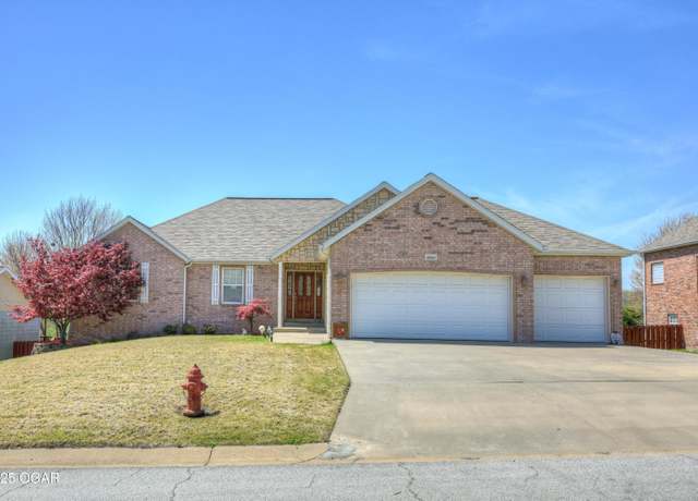 Property at 1004 Joanne Dr, Webb City, MO 64870, 4 beds, 3.5 baths