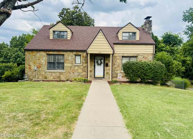 Property at 628 Oak Ridge Dr, Neosho, MO 64850, 3 beds, 3 baths