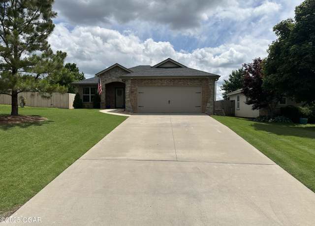 Property at 2818 E 16th St, Joplin, MO 64804, 3 beds, 2 baths