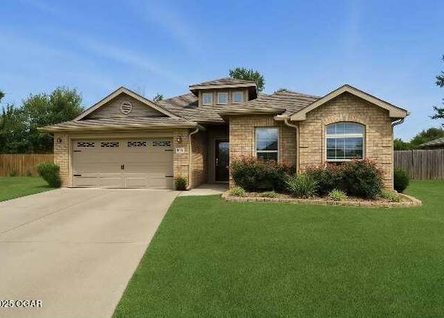 Property at 2112 Birdie Ln, Neosho, MO 64850, 3 beds, 2 baths