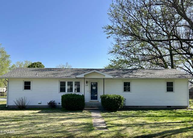 Property at 208 Knott St, Jasper, MO 64755, 3 beds, 1.5 baths