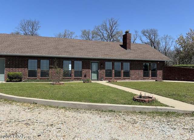 Property at 602 Hillcrest Dr, Galena, KS 66739, 3 beds, 2 baths