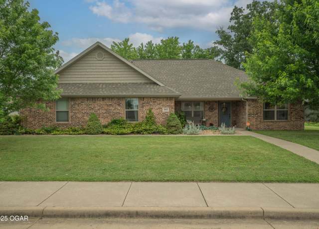 Property at 4602 W 28th St, Joplin, MO 64804, 3 beds, 2 baths