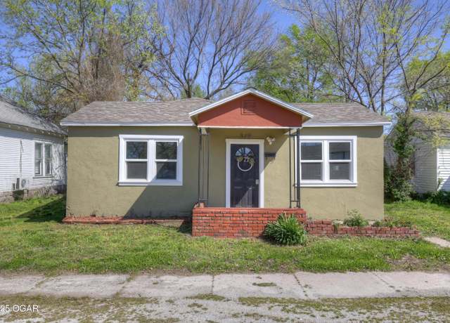 Property at 312 W Wilson St, Carterville, MO 64835, 2 beds, 1 bath