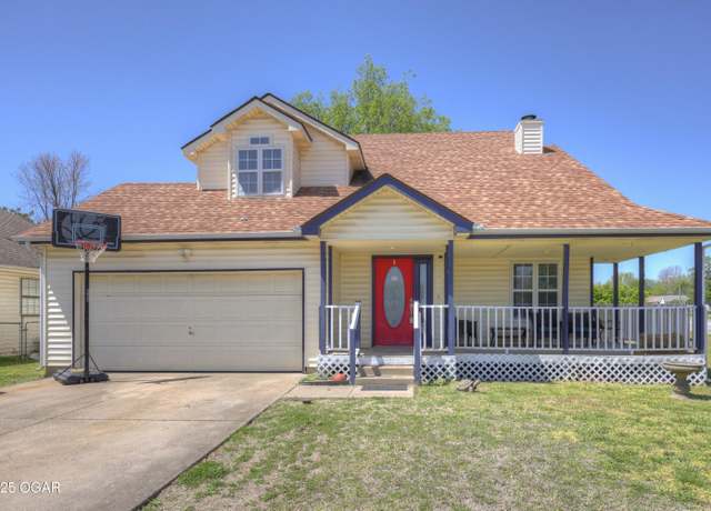 Property at 2706 E 26th St, Joplin, MO 64804, 3 beds, 2.5 baths
