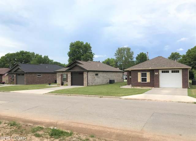 Property at 725 W 13th St, Webb City, MO 64870
