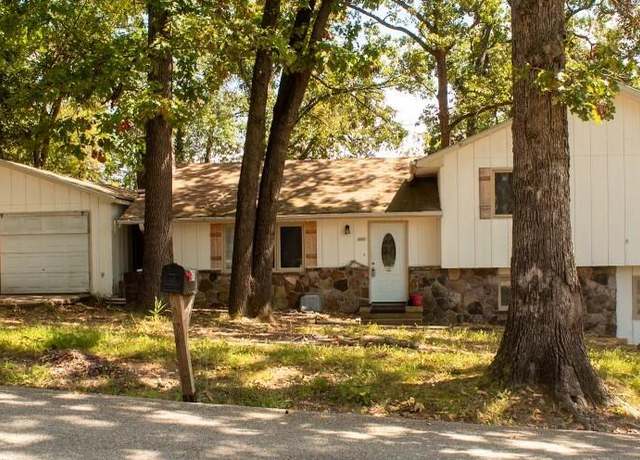 Property at 671 Cannon Ball Loop Loop, Branson, MO 65616, 4 beds, 2.5 baths