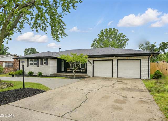 Property at 2722 Wisconsin Ave, Joplin, MO 64804, 3 beds, 2 baths