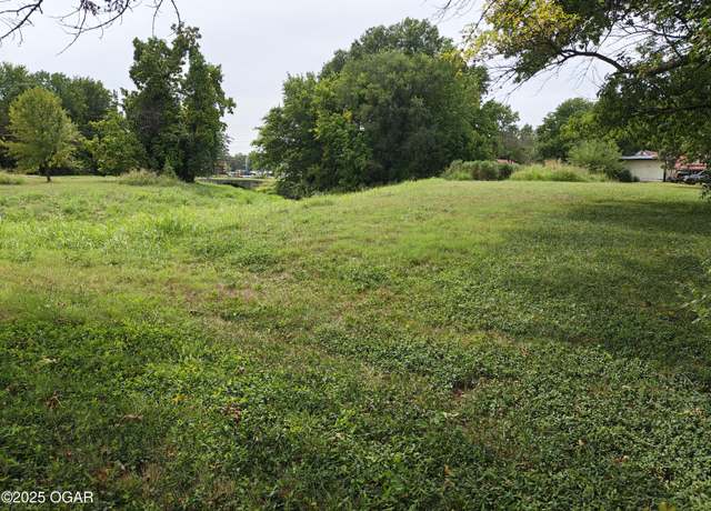 Property at 1607 Broadway, Lamar, MO 64759